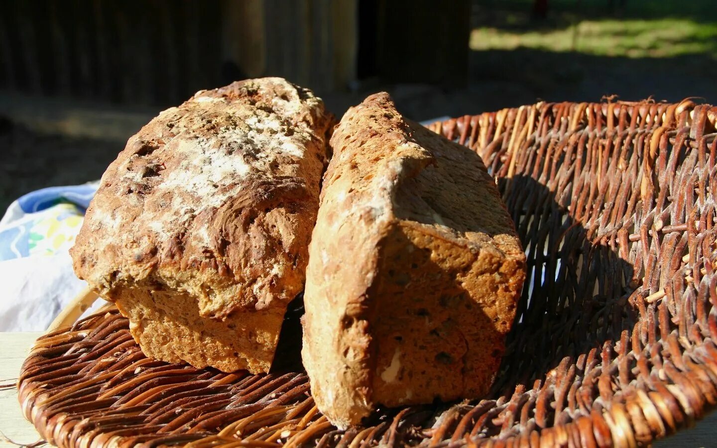 Хлеб. Выпечка хлеба. Красивый хлеб. Ржаной хлеб.
