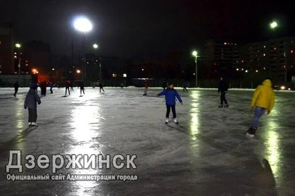 Каток уран дзержинск. Каток капролактамовец дзержинск. Катки дзержинск 2024. Каток капролактамовец дзержинск. Массовое катание триумф.