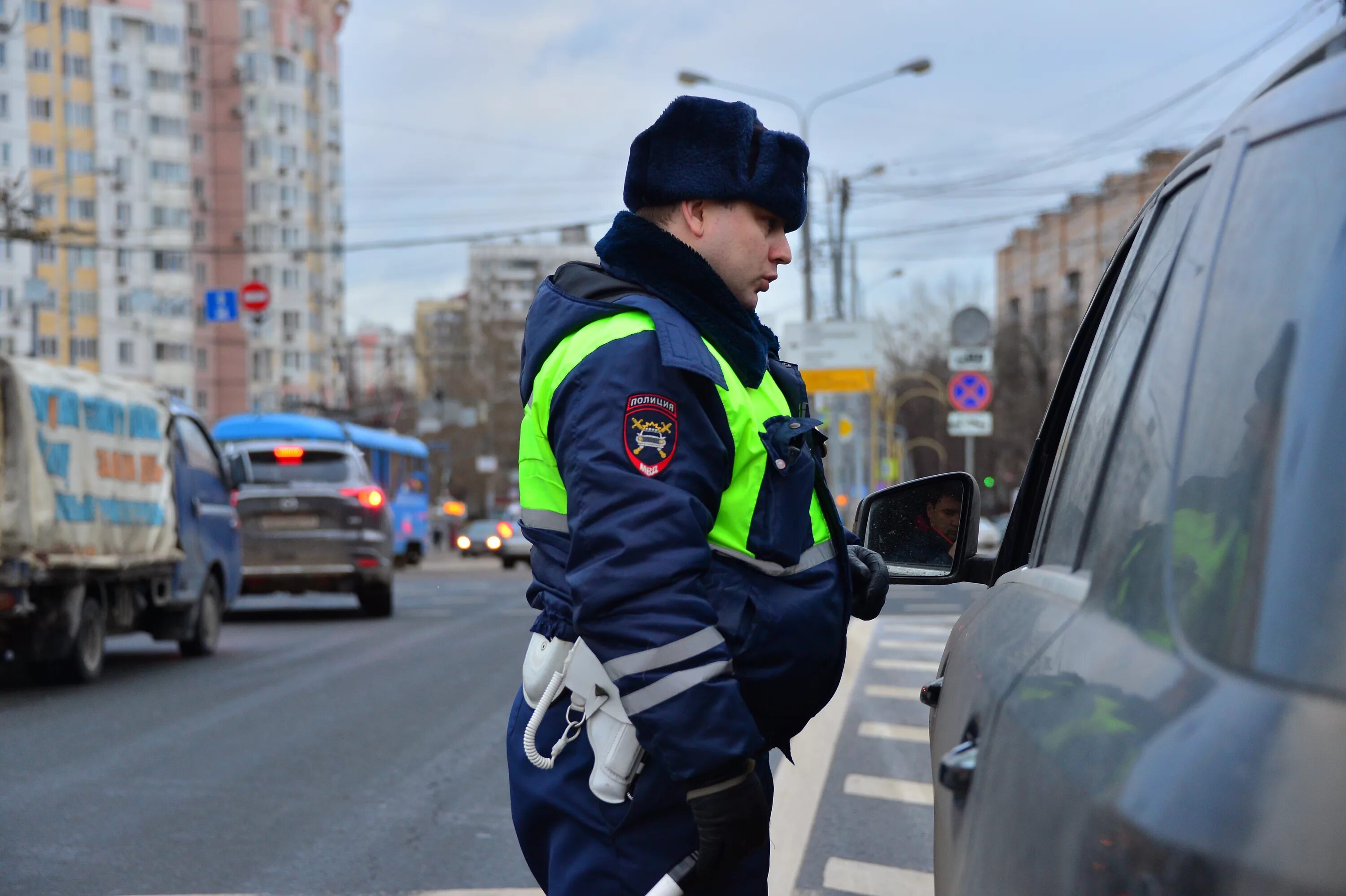 ДПС Москва. Сотрудник ГИБДД. Сотрудники ГИБДД Москва. Гаишники Москва.