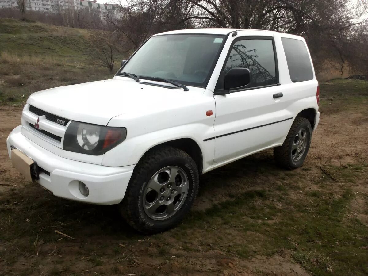 Pajero Pinin белый. Mitsubishi Pajero Pinin. Mitsubishi Pajero Pinin белый. Pajero Pinin 2000. Россия купить паджеро пинин