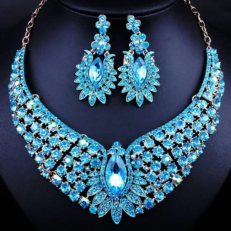 мир ювелирных украшений.