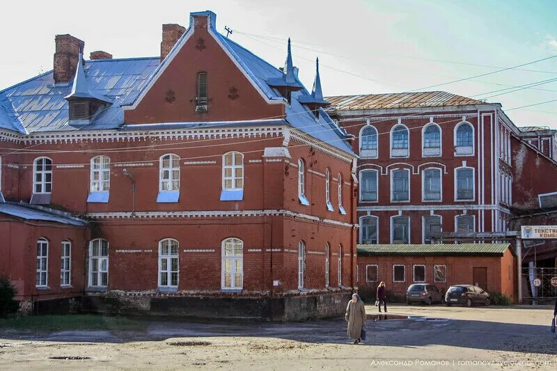 Форумы гусь хрустального. Гусь-Хрустальный Владимирская область завод хрусталя. Мальцевский завод Гусь-Хрустальный. Историко-художественный музей Гусь-Хрустальный. Гусь Хрустальный завод здание