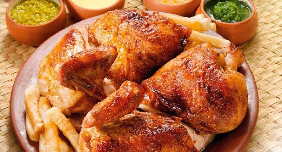 Курочка гриль. Курица запеченная с рисом. Cooked chicken. Жареная курица. Чикен чипс.