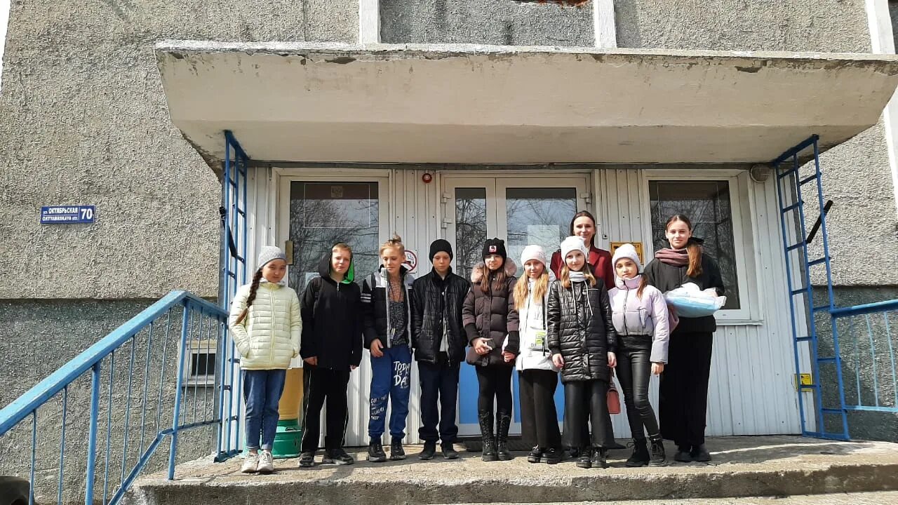 Центр гигиены и эпидемиологии в сахалинской области. Центр гигиены и эпидемиологии сахалинской. Горячая линия по защите прав потребителей картинки. Роспотребнадзор горячая линия по качеству косметики. Центр гигиены и эпидемиологии в сахалинской области.