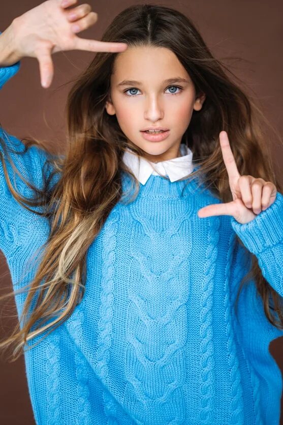 Молодая девушка. Молодые русские девушки. Найти юный. Красивые девчонки 14 лет. Красивые девочки подростки.