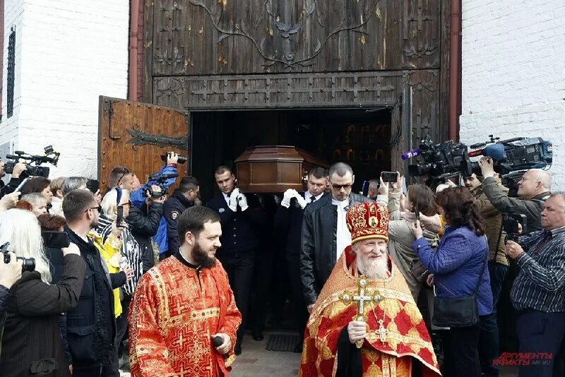 Зайцев похоронен. Могила Зайцева в Щелково. Похороны Зайцева похороны Вячеслава. Похороны Вячеслава Зайцева.