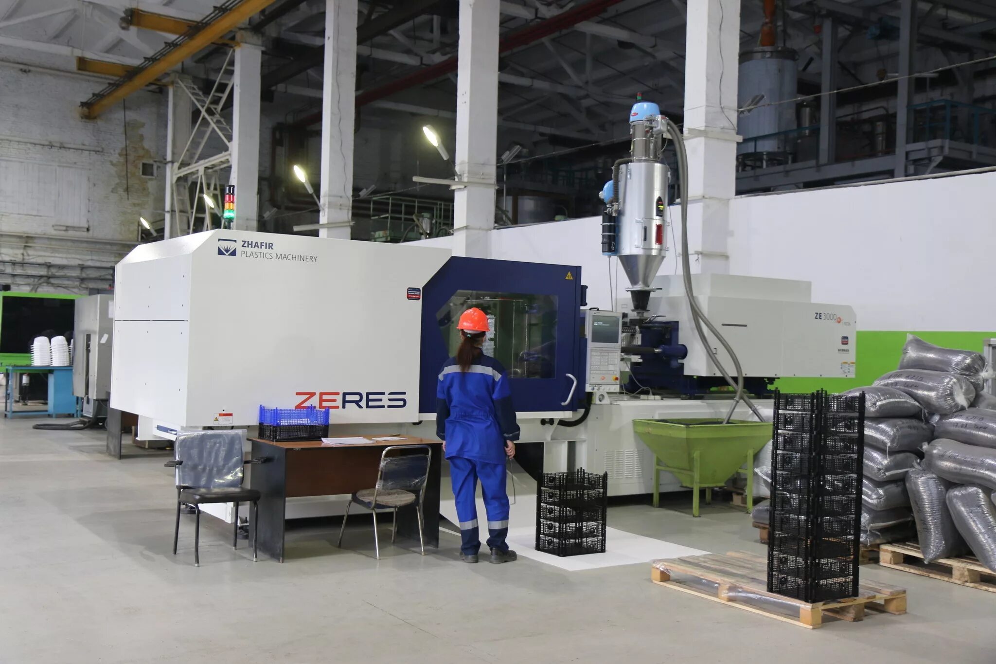 Пластиковый завод. Цех литья пластмасс. 12. Завод пзпи воскресенск. Завод пластмассовых изделий альтернатива (зпи альтернатива).