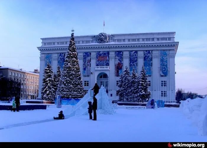 Г кемерово зимняя. Кемерово зимой. Зимний центр Кемерово. Город Кемерово зимой. Площадь Снежинка Прокопьевск.