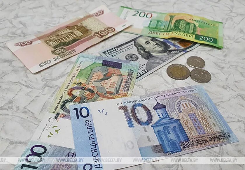 валюта доллар на рубль. сколько рублей в 1 долларе на сегодня. 22000 долларов в рублях на сегодня. перевести доллары в рубли. доллар в феврале.