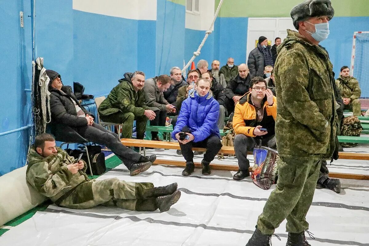 Узбек украинцам. Мобилизация. Всеобщая мобилизация в Донецке. Мобилизация 2022. Мобилизованные солдаты.