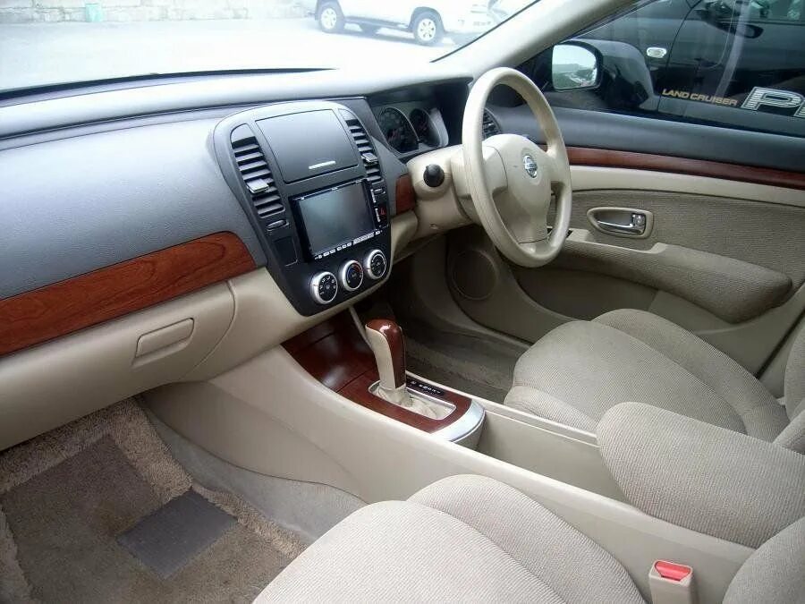 Праворукие машины б у. Nissan Bluebird Sylphy 2008. Nissan Bluebird Sylphy 2001 салон. Ниссан Блюберд 2008 салон. Ниссан Блюберд Силфи 1998.