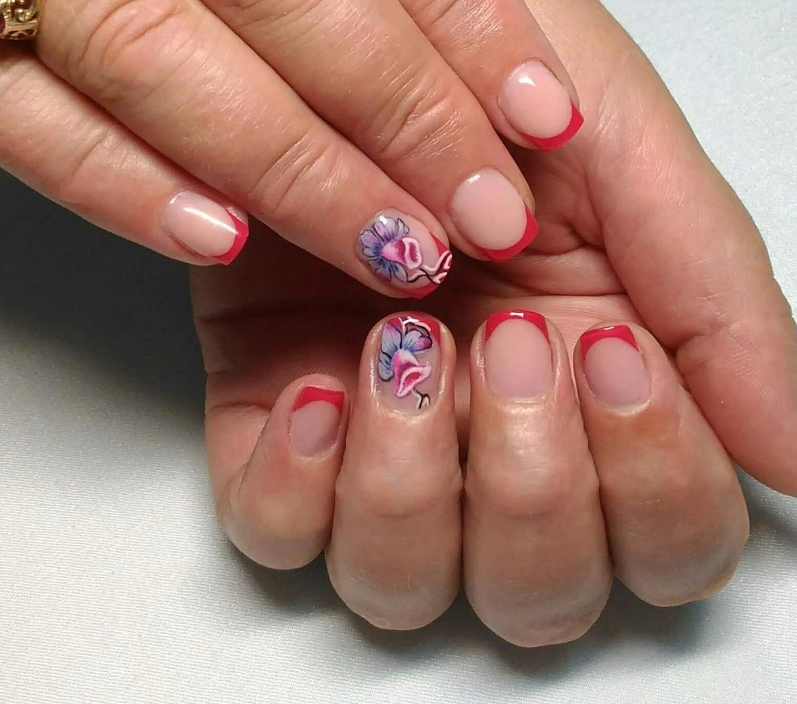 Маникюр на короткие круглые Rock The Round Nails: Shape and Designs for 2023 Круглые ногти, Дизайнерские ног