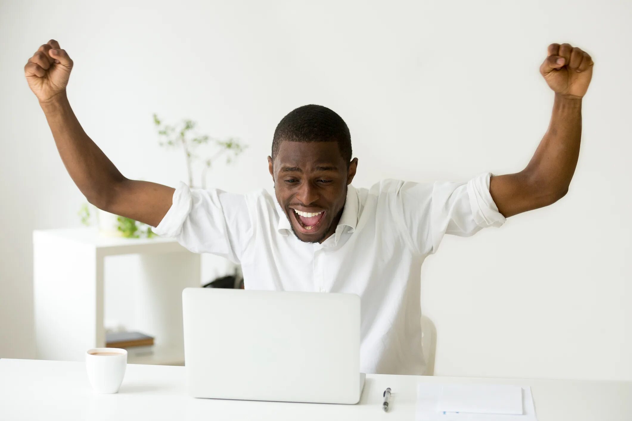 Do one s job. Happy Black man. Умный афроамериканец. Black people Happy. Успех черный.