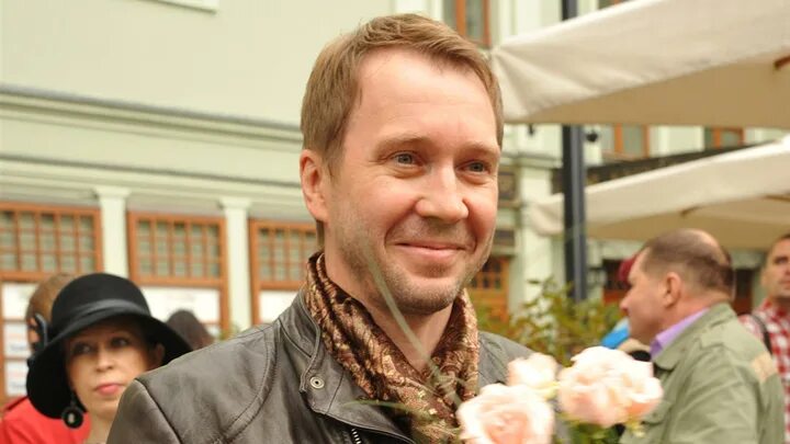 Евгений миронов биография и личная жизнь ориентация Фото Евгения Миронова: захватывающая игра актера на сцене и за кадром Семья и до