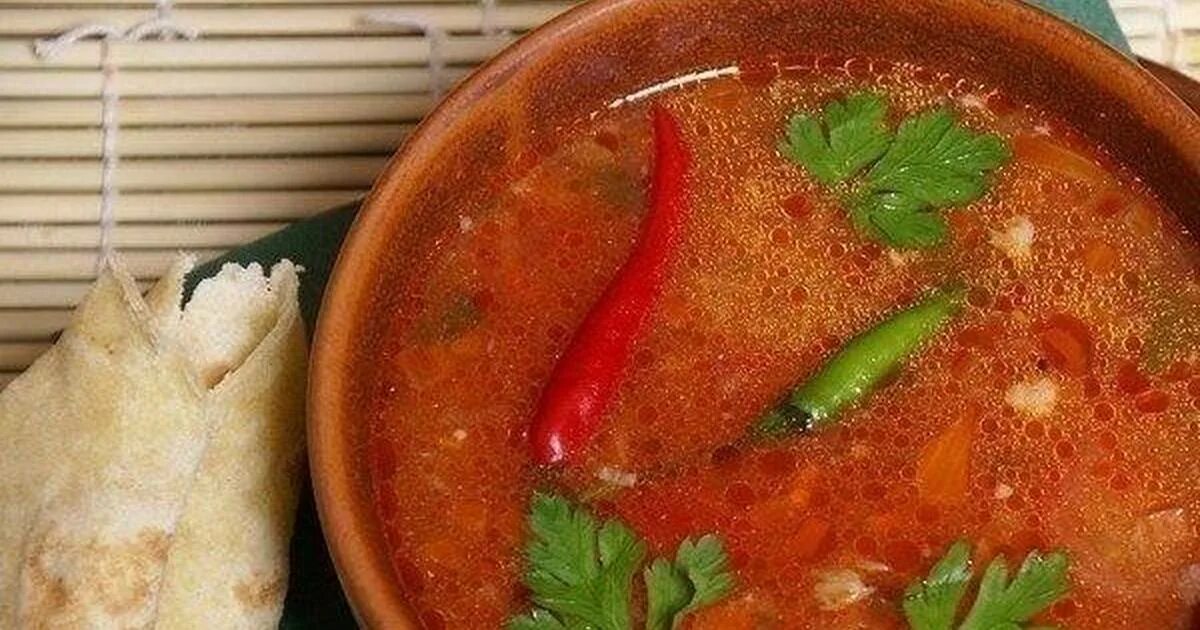 Харчо на воде. Борщ харчо. тклапи для харчо. грузинская кухня харчо. суп харчо фото.