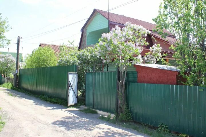 Карьер омск дачи купить. Город Омск Ленинский район. Чкаловск Омск. Омский район п.ключи. Ленинский р\н Омск ул Калинина 12 гараж.