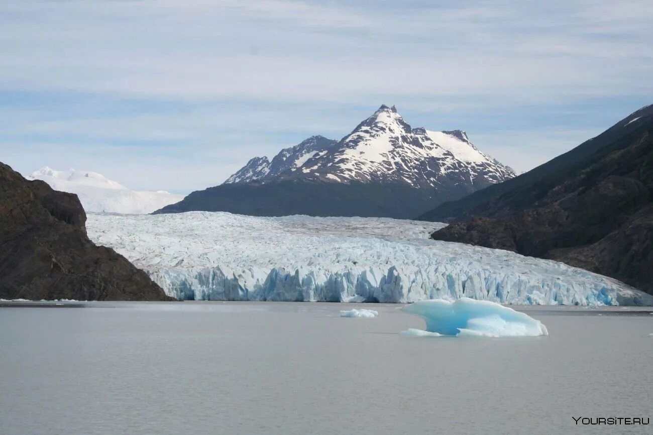 Большой остров покрытый льдами. Ледник Глейшер грей. Глейшер грей ледник Чили. Гласиар грей ледник. Ледник грей в Патагонии Чили.