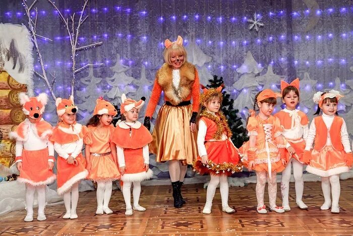 танцы для детей на новый год в детском саду. новогодний танец 6 лет. новогоднее выступление детей. новогодний танец 6 лет. танцы на новый год в садике.