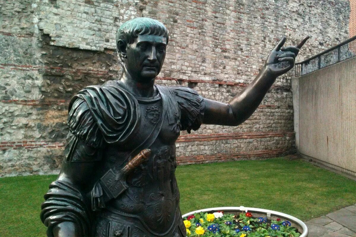 Троян император. Траян римский император. Траян римский император. Троян император. Троян император.