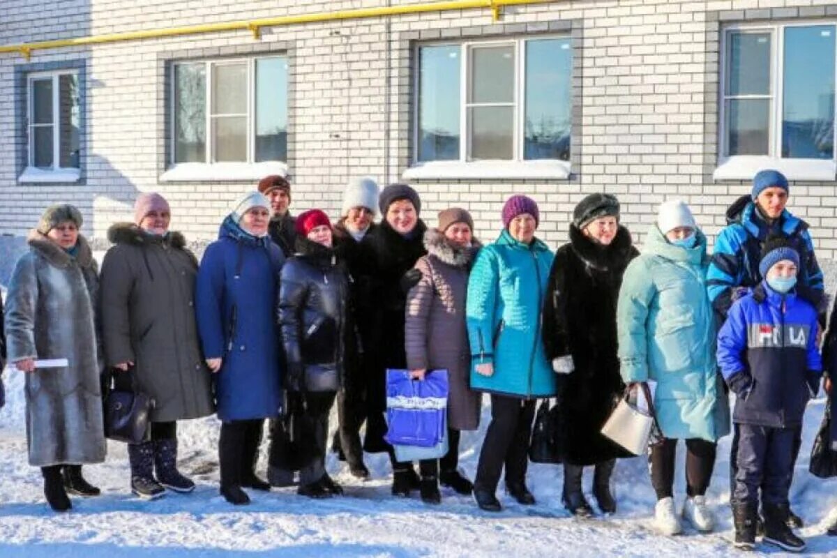 27 школа семей. Чечня сегодня. 28 семей. 28 семей. Переселение граждан из аварийного жилищного фонда.