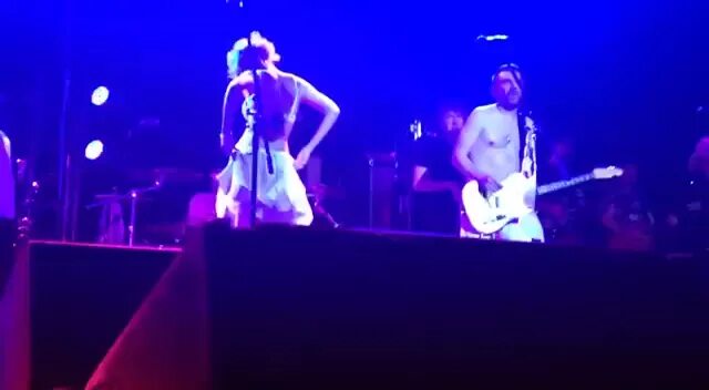 группа ленинград любит наш народ. ленинград gipsy. любит наш народ ленинград. юлия коган ленинград. любит наш народ ленинград.