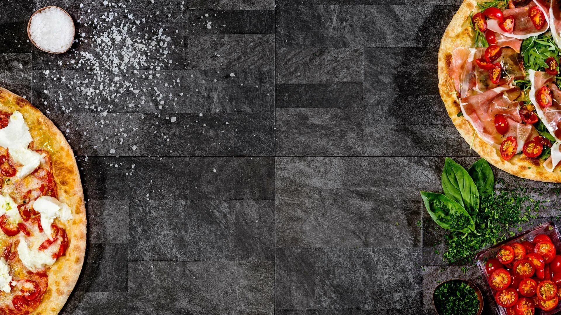 Пицца на деревянном фоне. Фон для рекламы пиццы. Пицца сохраненки. Рекламный баннер для инстаграм. Сочная пицца.