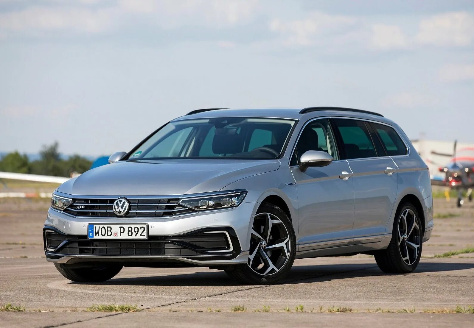 Renault talisman 2019 универсал. Opel astra sports tourer 2022. новый опель астра универсал 2022. Skoda superb универсал 2023. фольксваген пассат универсал 2022.