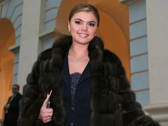 Сын алины кабаевой. Где живут дети алины. Сын алины кабаевой. Кабаева с детьми 2022. Где живут дети алины.
