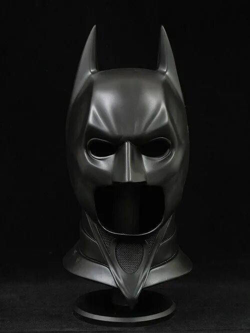 Когда будет следующая маска. Бэтмен Нолана маска. Маска Бэтмена темный рыцарь. Бэтмен маска(тёмный рыцарь ). Шлем Бэтмена.