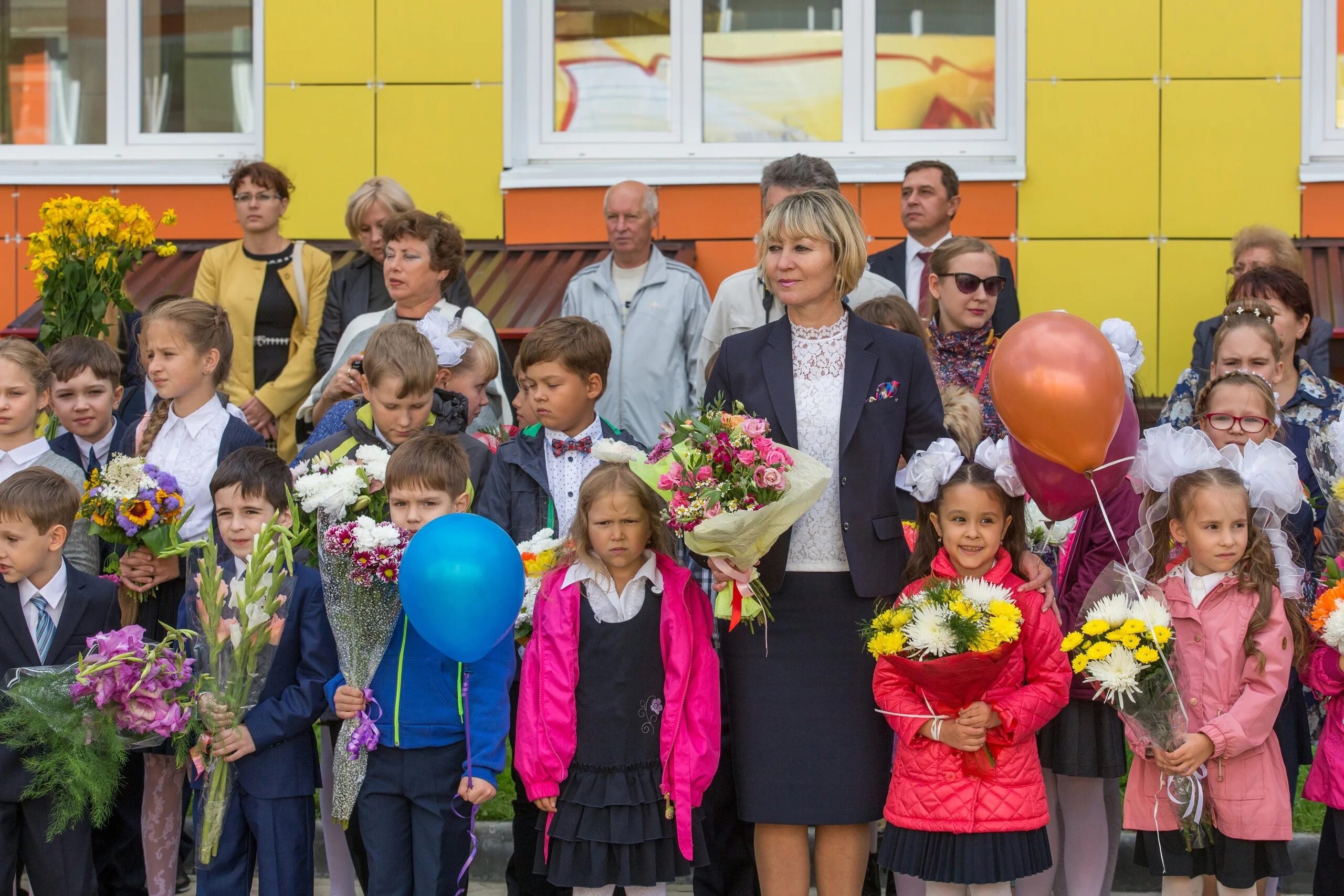 Школа 7 ханты мансийск сайт. Школа 1 Ханты-Мансийск. Школа 7 Ханты-Мансийск. 4 Школа Ханты-Мансийск. Учителя 1 школы Ханты Мансийск.