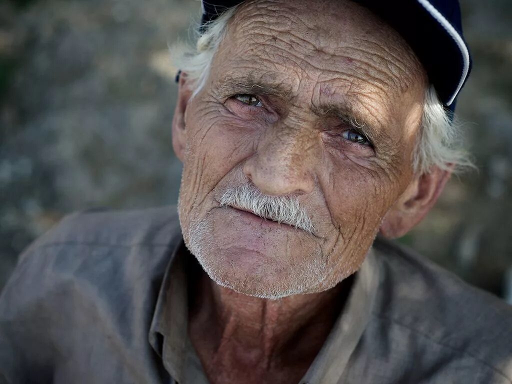 Старики 80 лет. Старый дедушка. портрет пожилого мужчины. 80 летние дедушки. фото старика.