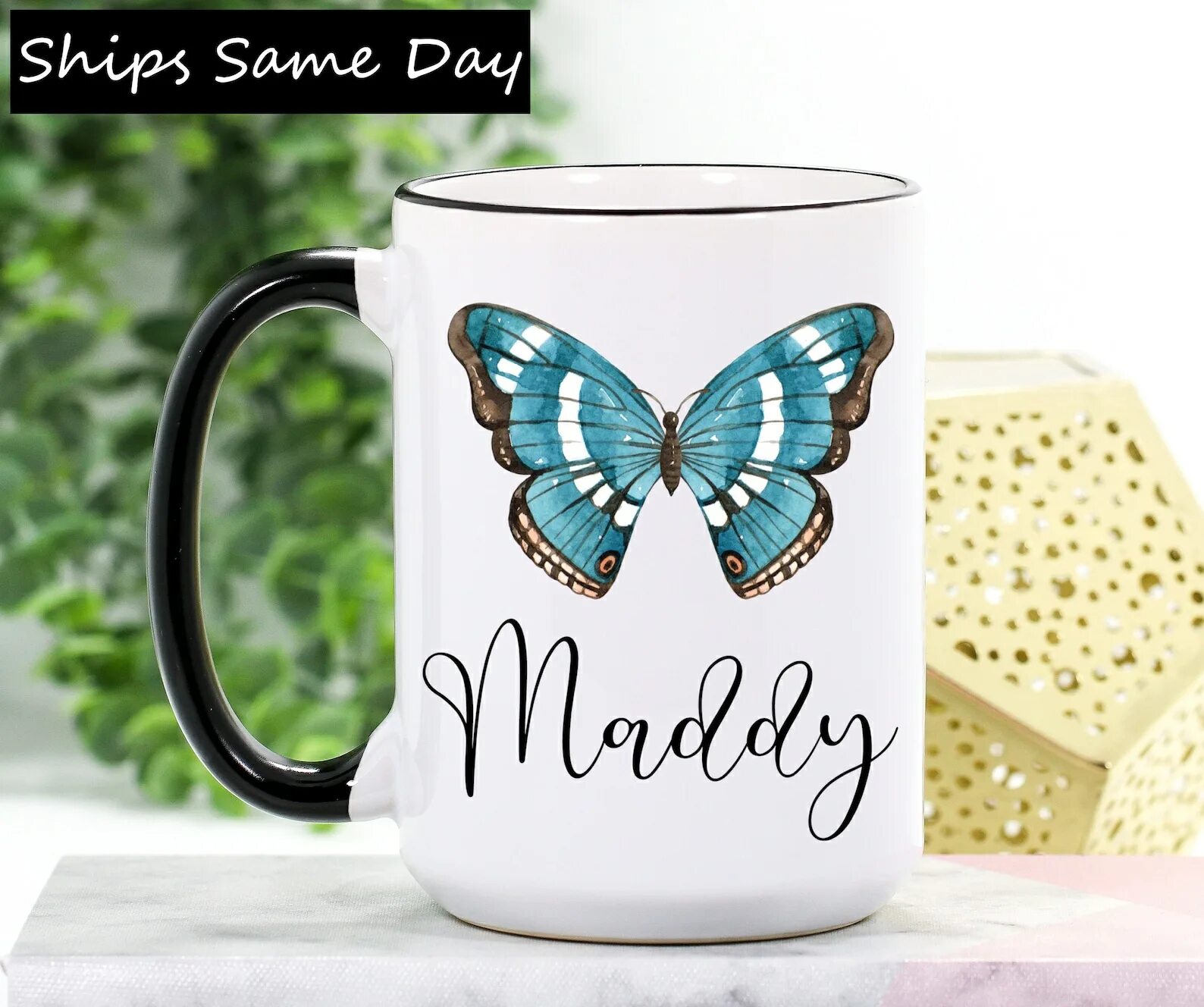 Кофейные бабочки. Чашка с бабочками. Кофе с бабочкой. Кружки с бабочками. Бабочки на кружку.