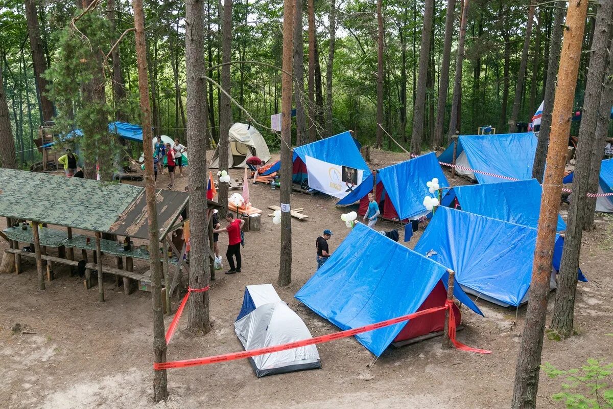 Палаточный лагерь Юность Бердск. Палатки в лагере (в красный Яр). Бердск лагерь Юность палаточный лагерь. Детский палаточный лагерь. Разбивать лагерь