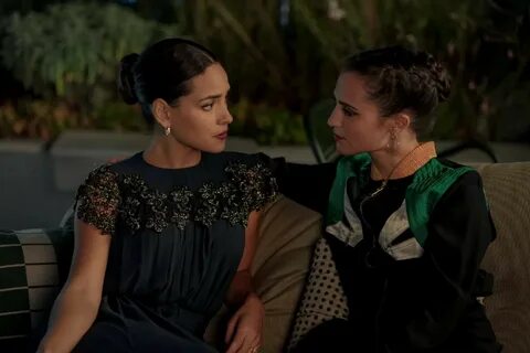Irma Vep - Sezon 1: Fotograf Adria Arjona, Alicia Vikander.