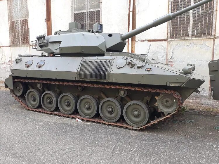 90 av. Oto Melara c-13/90. 60 Мм Oto Melara. Oto Melara c13 Prototyps. M113 HVMS С пушкой 60 мм.