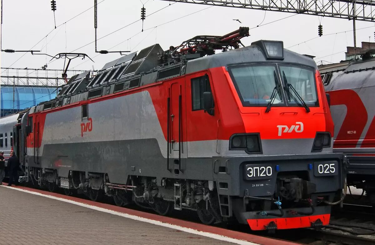 Т33а тепловоз. Электровоз 2эс10 001. Электровоз 2эс6 синара. Тепловозы магистральные пассажирские. 2эс6 001 электровоз.