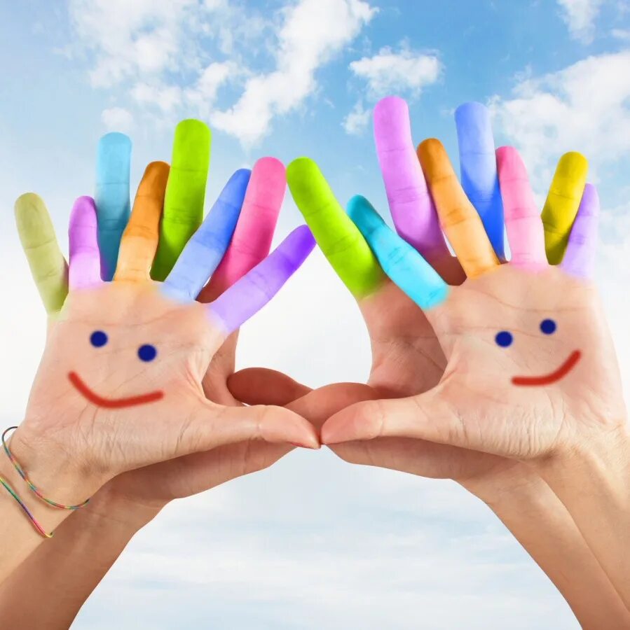 Детские руки. Детские ладошки. Детские пальчики. Разноцветные пальчики. Цветные пальчики