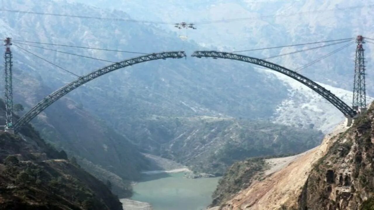The bridge is. Chenab bridge. железнодорожные мосты в индии. кашмир zero bridge. самый высокий железнодорожный мост в мире.