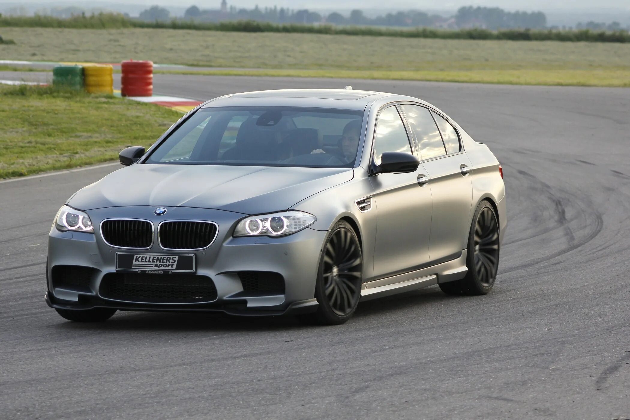 Bmw m5 f10. Bmw 5 f10 белая м пакет. Bmw m5 f10 2012. Бмв 3 ф10. Бмв 3 ф10.