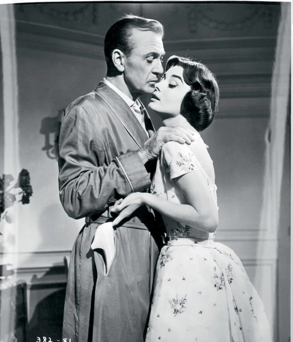 Then in the afternoon. Любовь после полудня 1957. Одри Хепберн любовь после полудня. Любовь после полудня фильм. Одри Хепберн 1957.