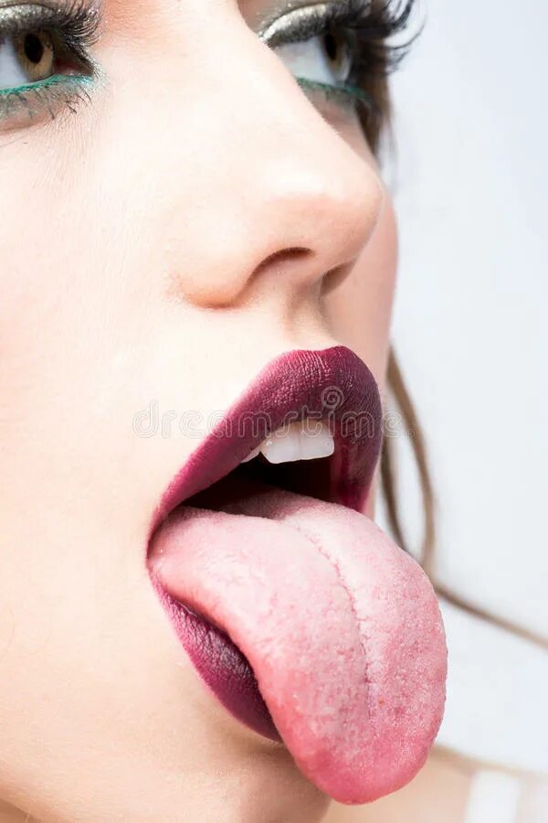 Соблазнительные губы. Шикарные губы. Красивые женские губы. Красивые губки девушек. Губы с языком.