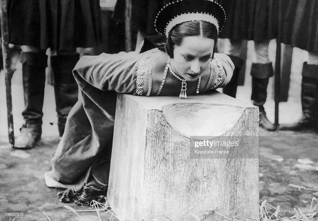 Анна болейн жена генриха 8. Какую королеву казнили. Мария 1 тюдор кровавая мэри. Какую королеву казнили. Голова анны болейн.