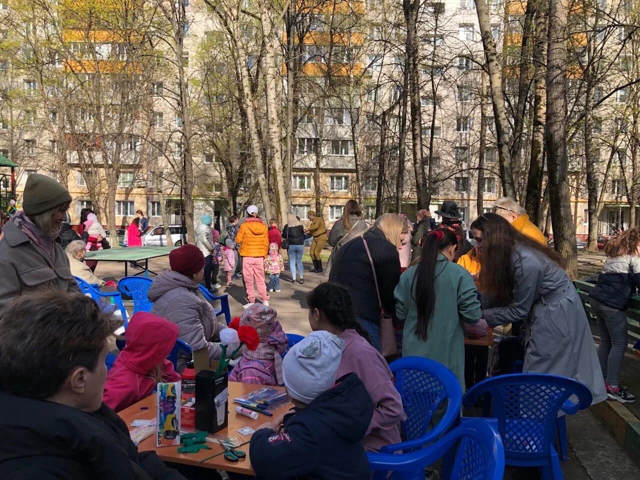 Праздник для детей в Царицыно. Царицыно 9 мая парк. Царицыно большая Поляна. Праздничные гулянья, майские встречи. Гуляния в царицыно