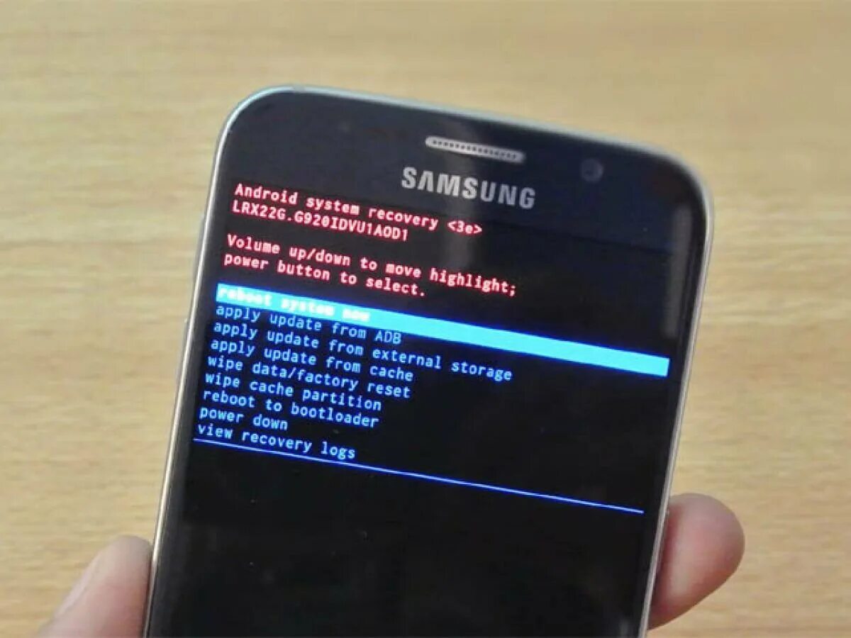 Завис телефон не включается что делать. Андроид самсунг. Самсунг при включении. Экран телефона самсунг. Включение телефона самсунг.
