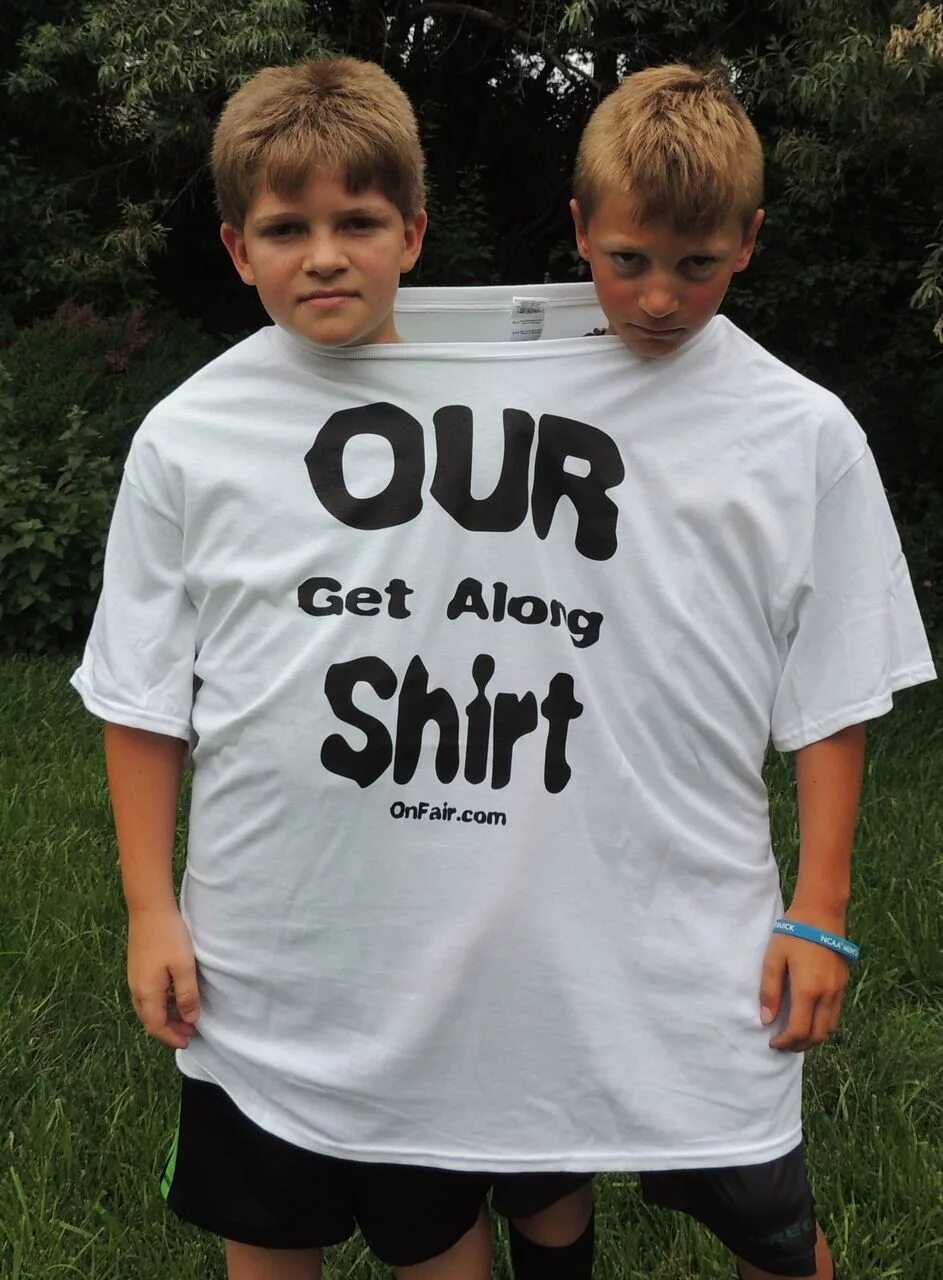 Get along shirt картинка. Our get along shirt арты. Our get along shirt арты. Майки фан арт. Get along.