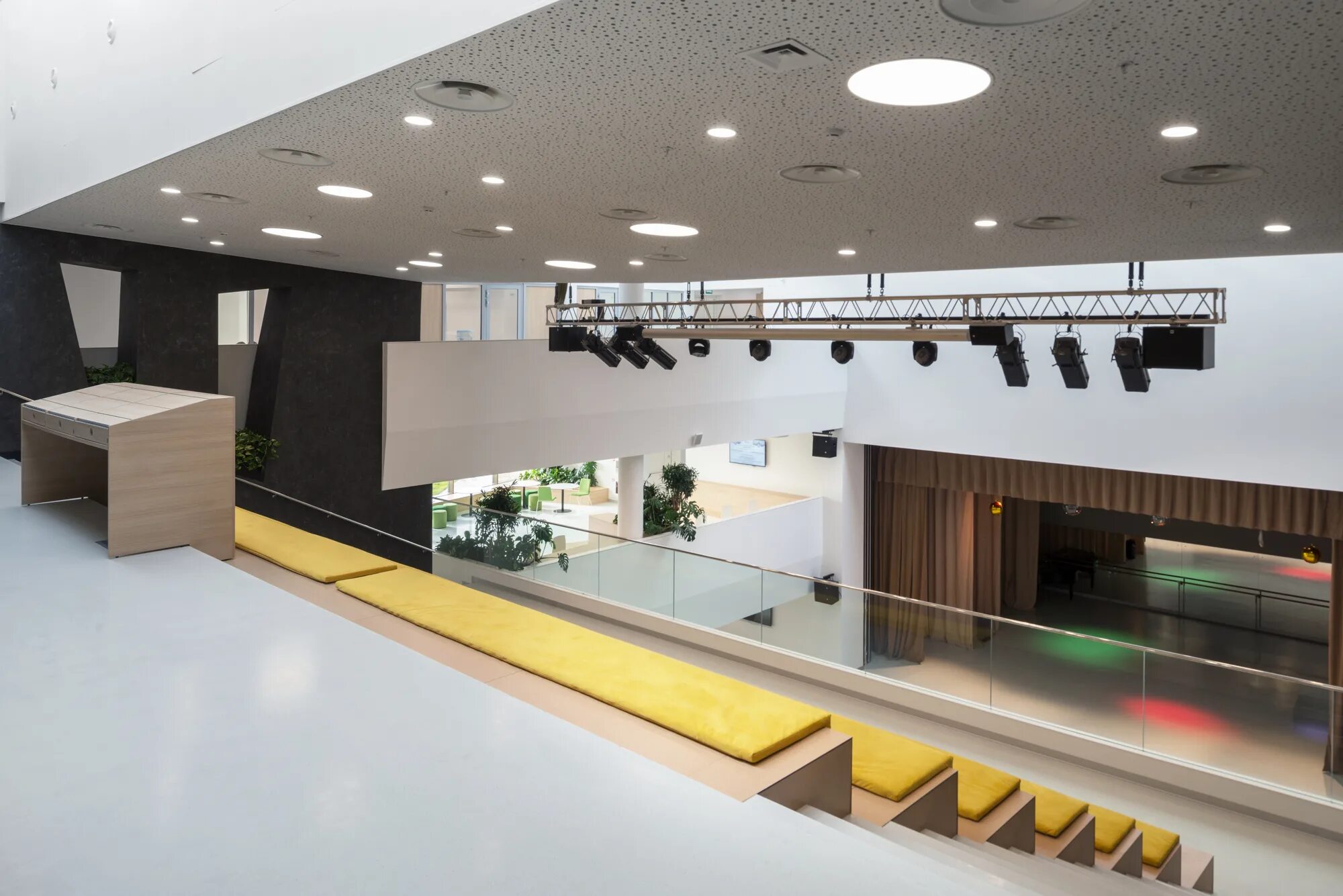 Кафе-бар кампус на смоленском бульваре. Кампус москва. Кампус на смоленке. Шипиловская 17 хостел. Кампус москва.