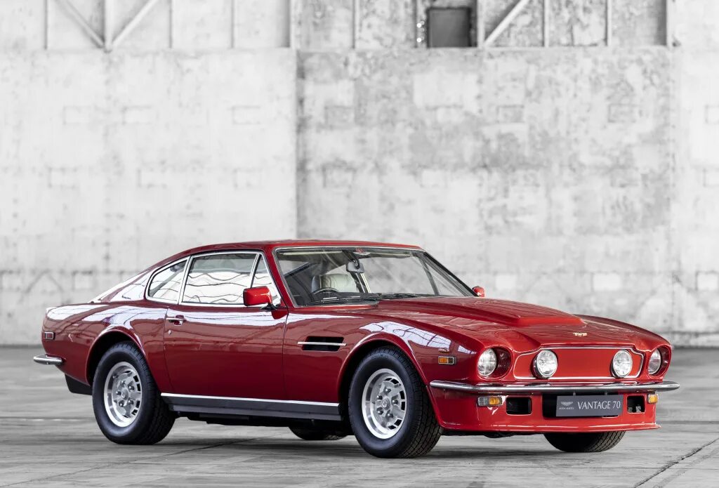 Aston martin v8 vantage. Aston Martin v8 Vantage 1977. Aston Martin Vantage 1977. Aston Martin v8 Vantage 1978. Aston Martin v8.