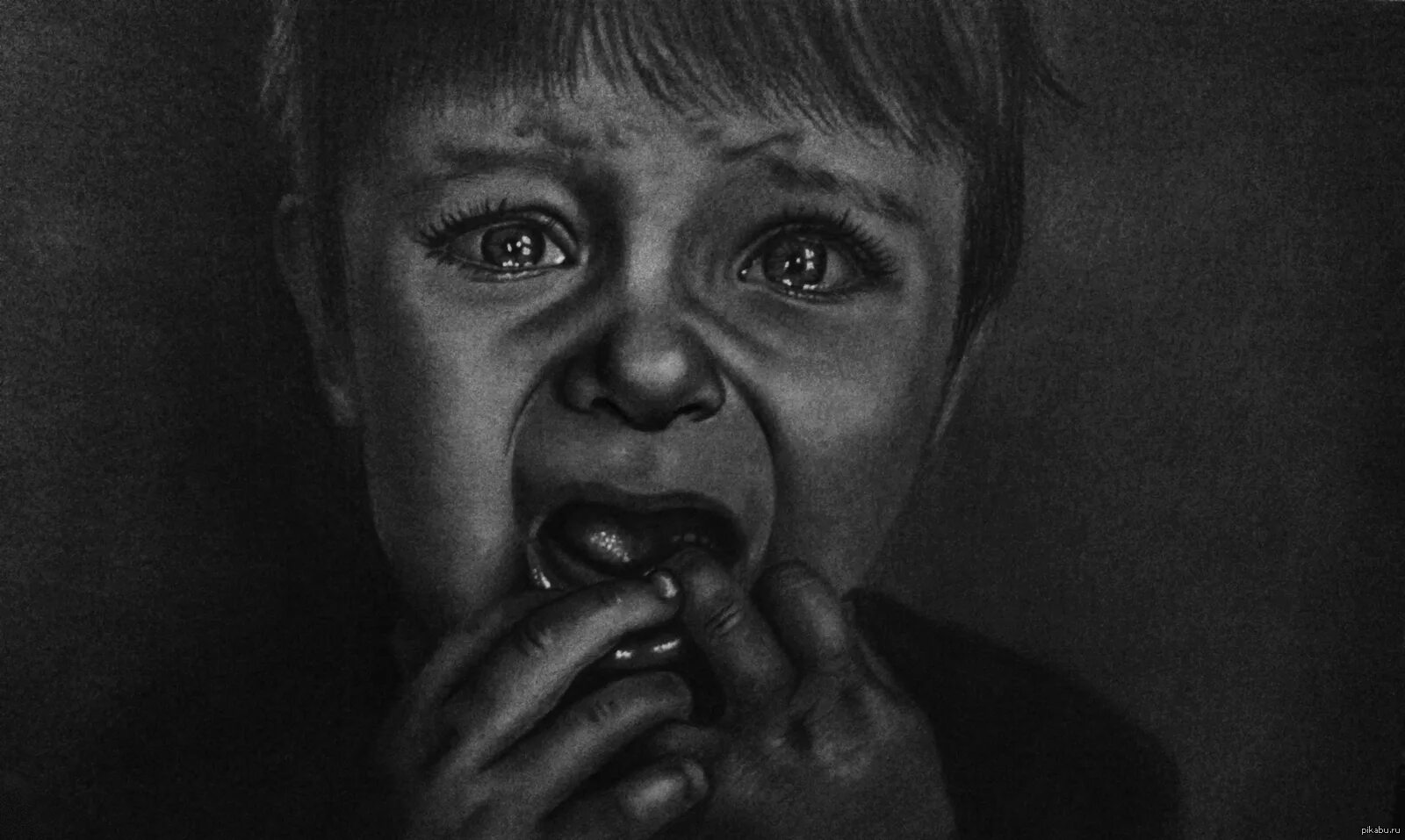 страшный плач. плачущая женщина. страшный плач. женщина в истерике. кричащий от боли человек.