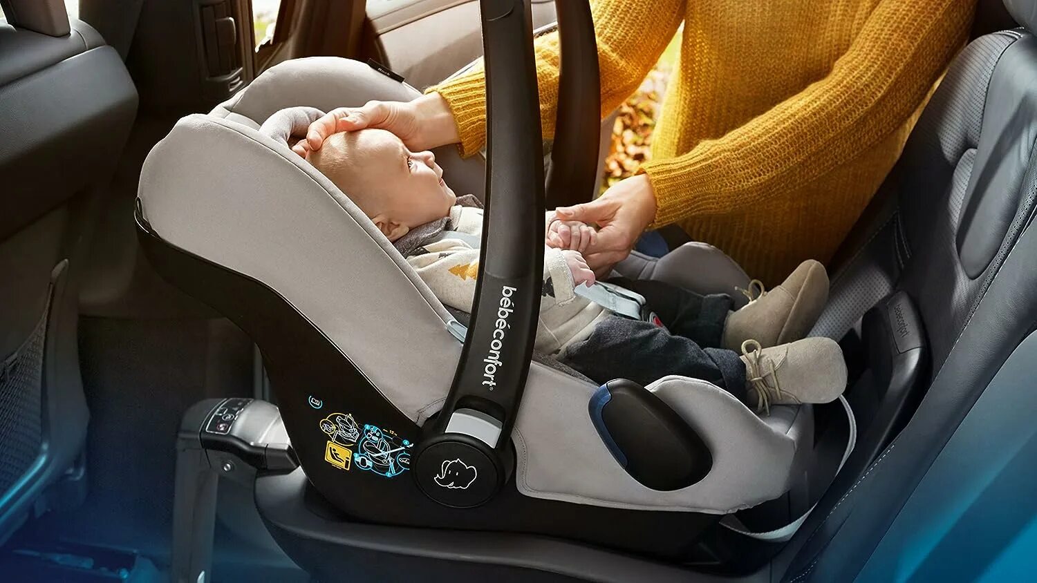 Как установить люльку в машину. Люлька Maxi cosi CABRIOFIX. Автокресло люлька Maxi cosi. Автолюлька макси кози для новорожденных. Maxi cosi люлька для новорожденных.