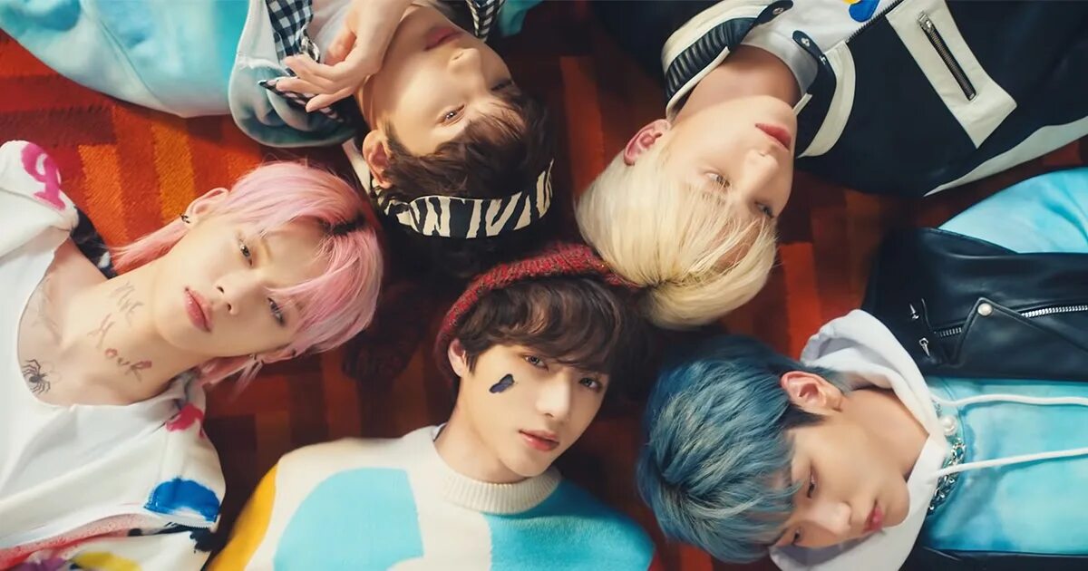 We lost to find something better. K-Pop группа txt Енджун. Txt ёнджун Blue hour. Tomorrow x together Yeonjun. Енджун тхт we Lost the Summer.